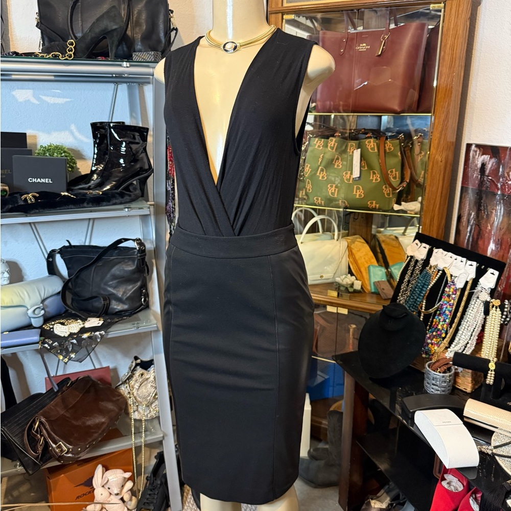 Gorgeous Vintage Lafayette 148 2 Black Leather Skirt